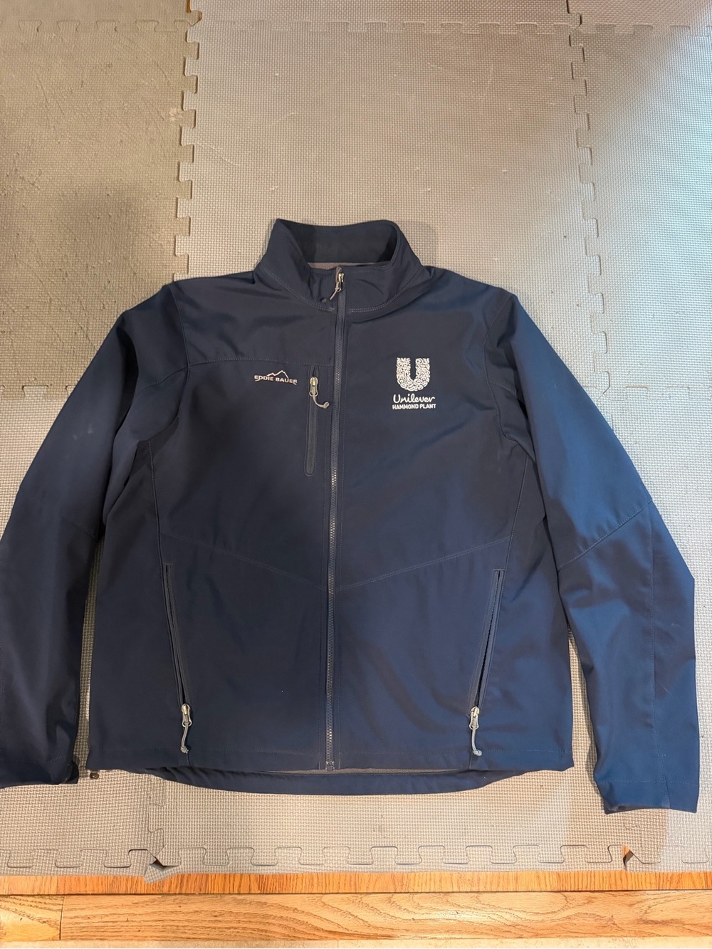 XL Eddie Bauer Zip Up Navy Softshell Jacket Unilever Hammond Plant embroidery